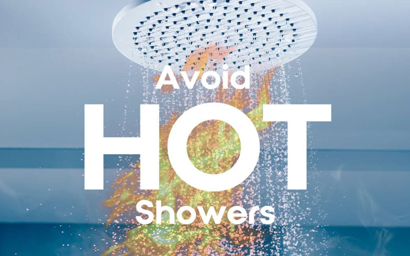 پرهیز از استحمام با آب داغ برای مراقبت از پوس در پاییز