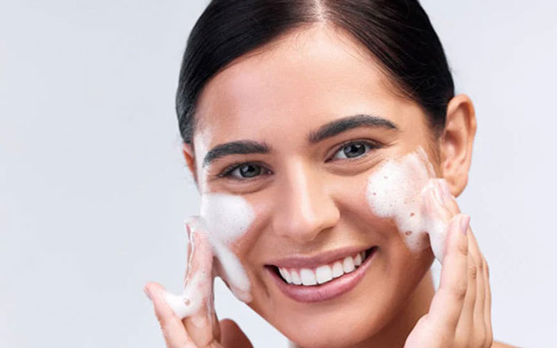 انتخاب شوینده ملایم برای مراقبت از پوست در فصل پاییز