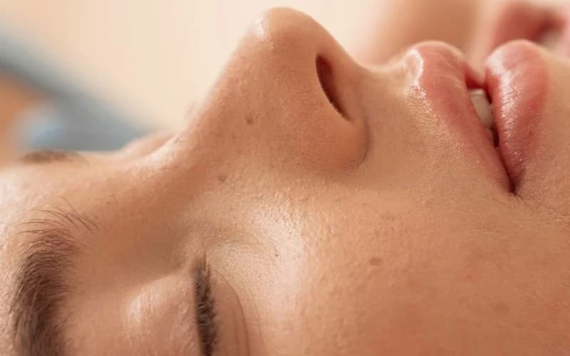 مراقبت از پوست در فصل پاییز با خواب مناسب