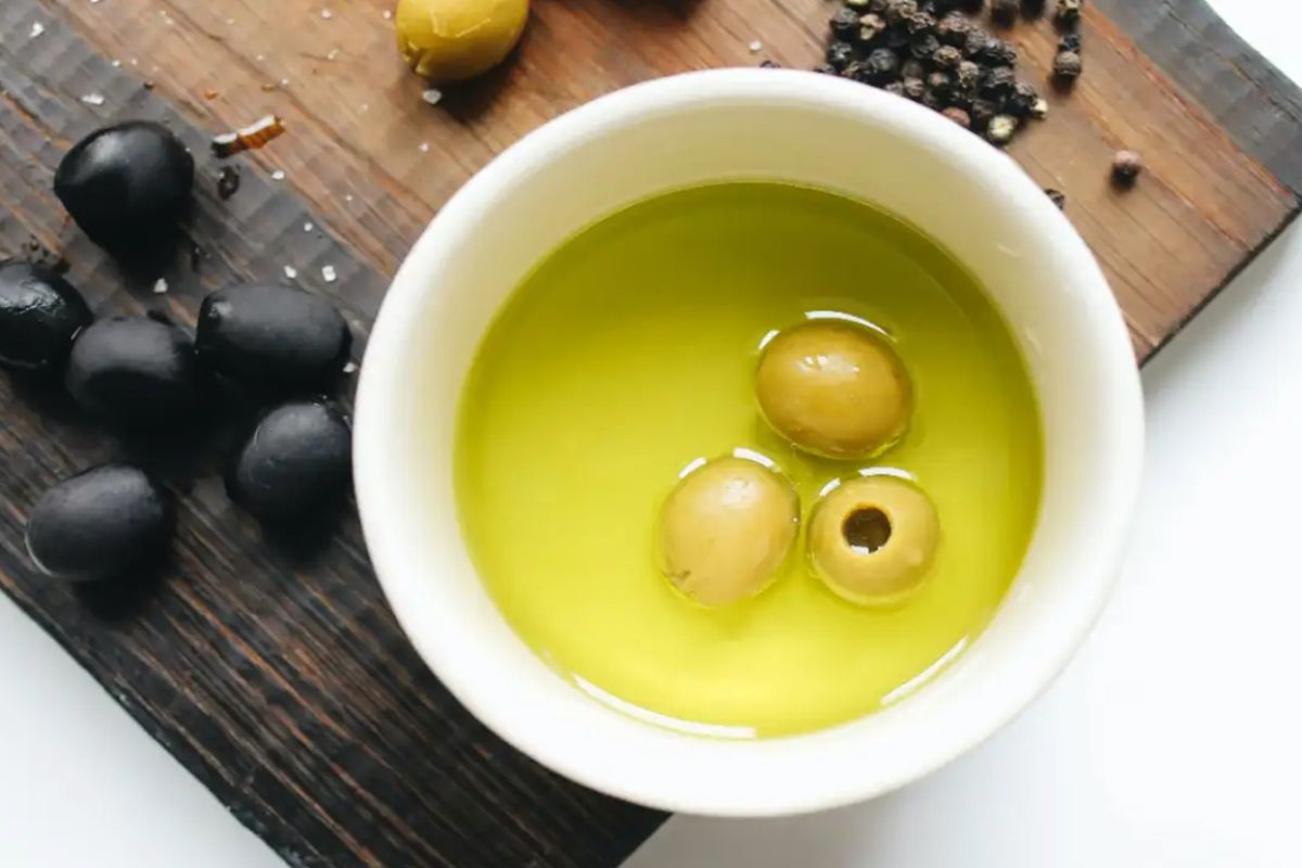 فواید روغن زیتون برای مو