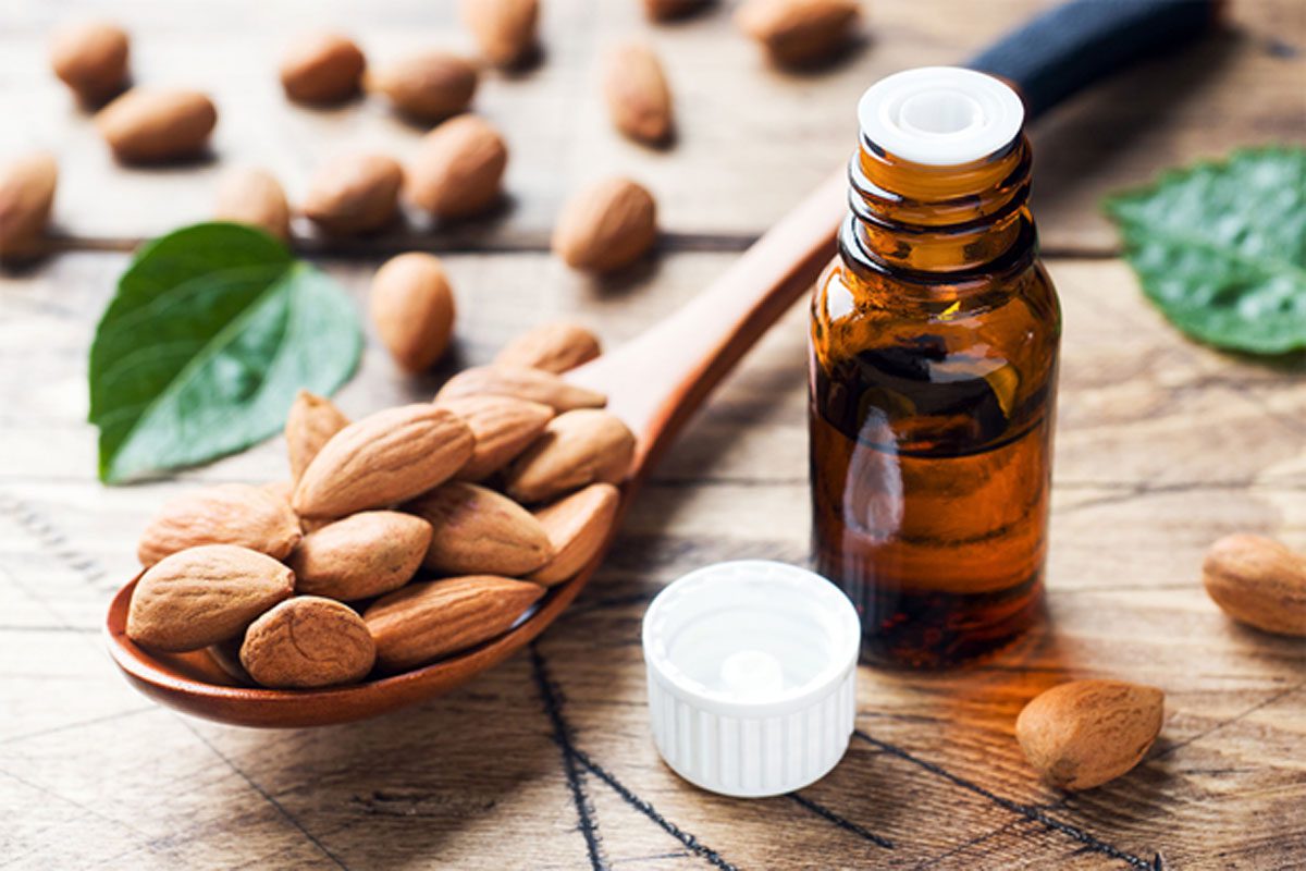 روش استفاده روغن بادام تلخ برای پوست صورت