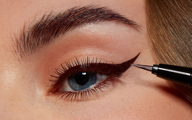 خط چشم مایع (Liquid Eyeliner)