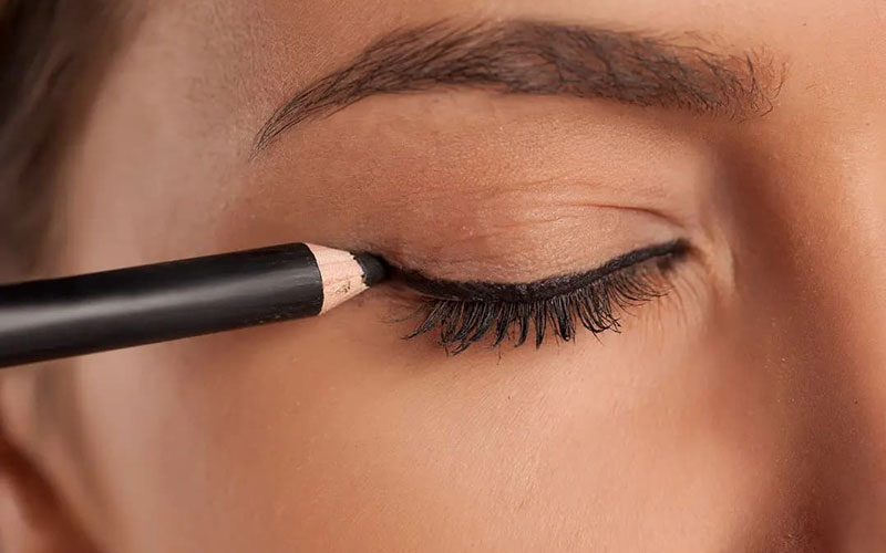 خط چشم مدادی (Pencil Eyeliner)