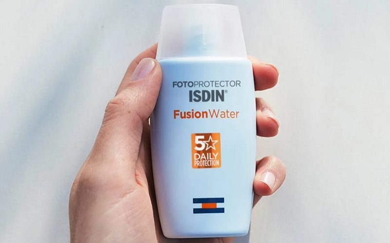 ضد-آفتاب-فیوژن-واتر-SPF50-بی‌رنگ-ایزدینگ
