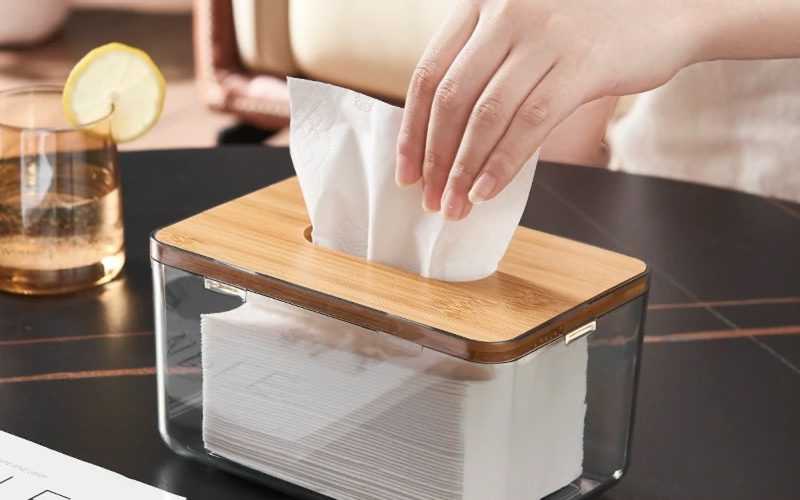 تمیز کردن ساندویچ میکر با دستمال‌کاغذی