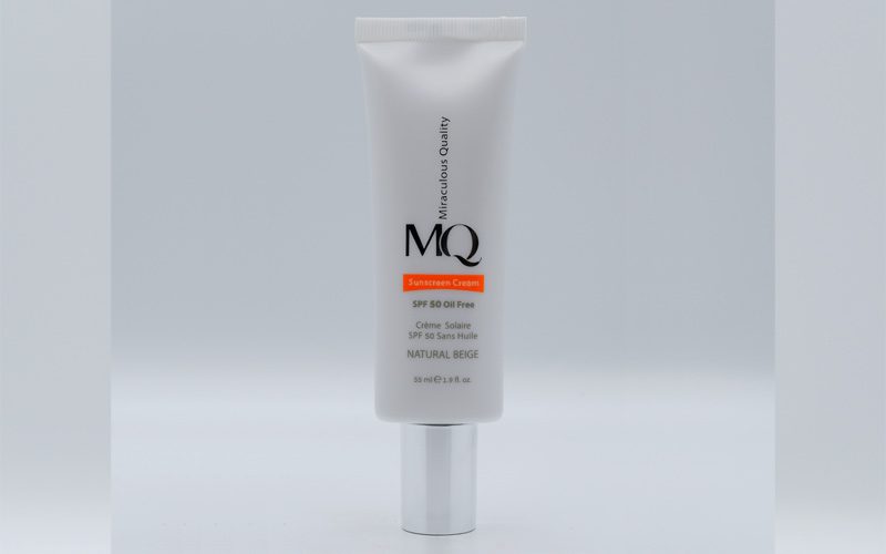 کرم-ضد-آفتاب-بی‌رنگ-و-فاقد-چربی-MQ-با-SPF50