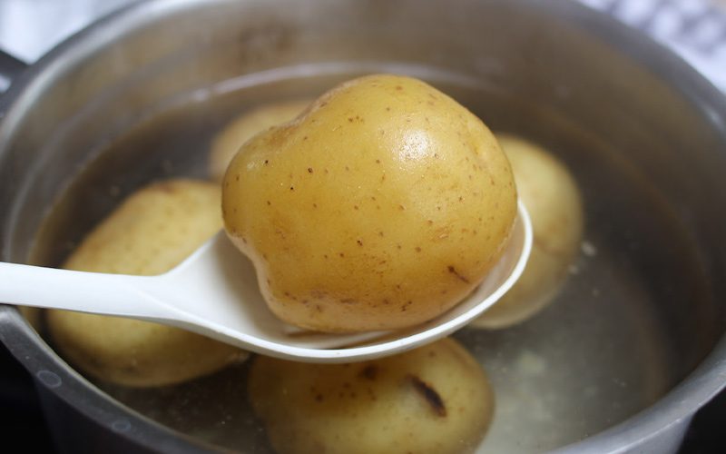 کالری یک عدد سیب زمینی آب پز