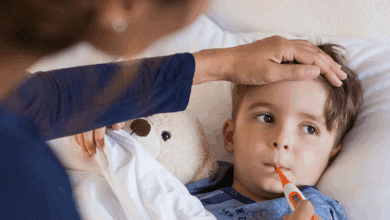 چگونه با تب سنج تب کودک را بگیریم؟