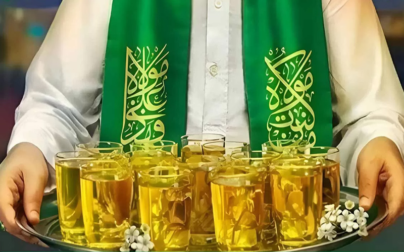 شربت نذری امام حسین با گلاب و هل
