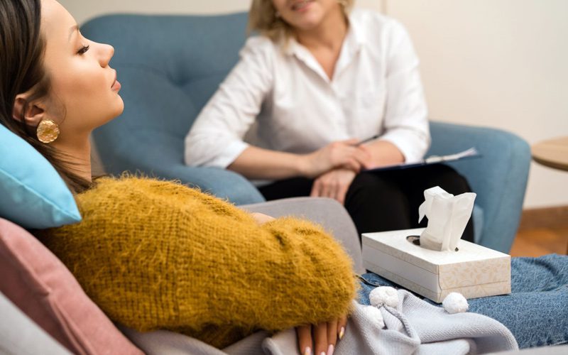 هیپنوتیزم‌درمانی برای رفع علائم معده درد عصبی