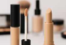 کانسیلر مایع یا جامد؛ کدامیک برای آرایش بهتر است؟