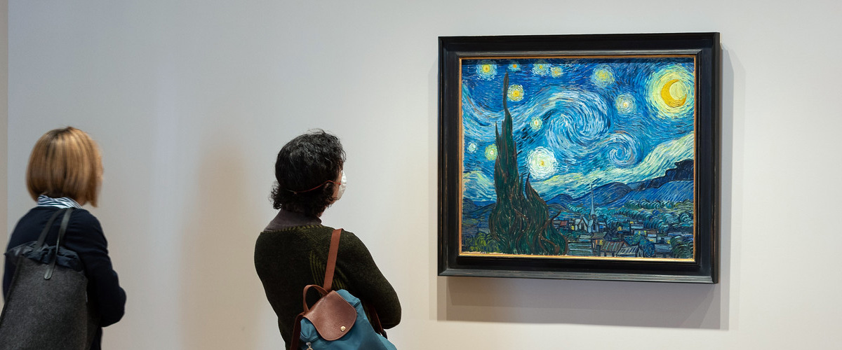 تحلیل عمیق نقاشی شب پرستاره ونگوگ: جنون یا امید؟