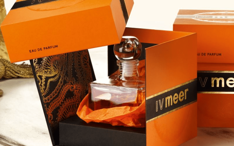 مایع و رایحه عطر