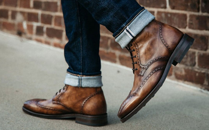 بوت وینگ‌تیپ (Wingtip Boot)