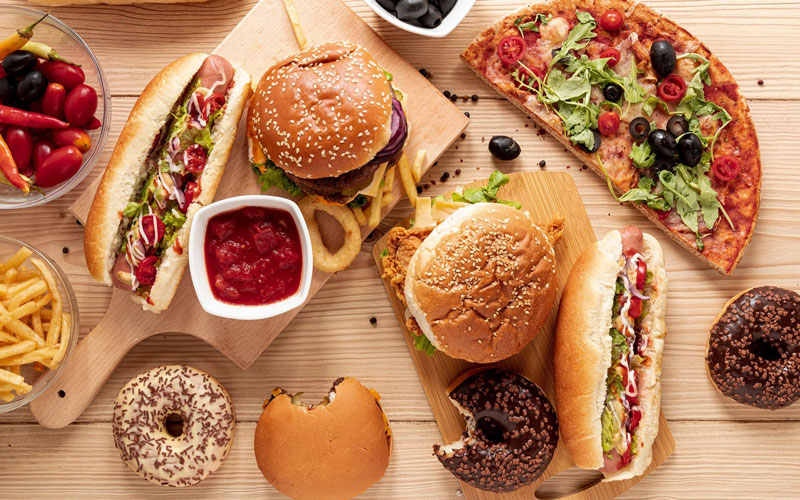 غذاهای فرآوری شده و فست فود