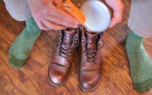 روغن مخصوص کفش چرم