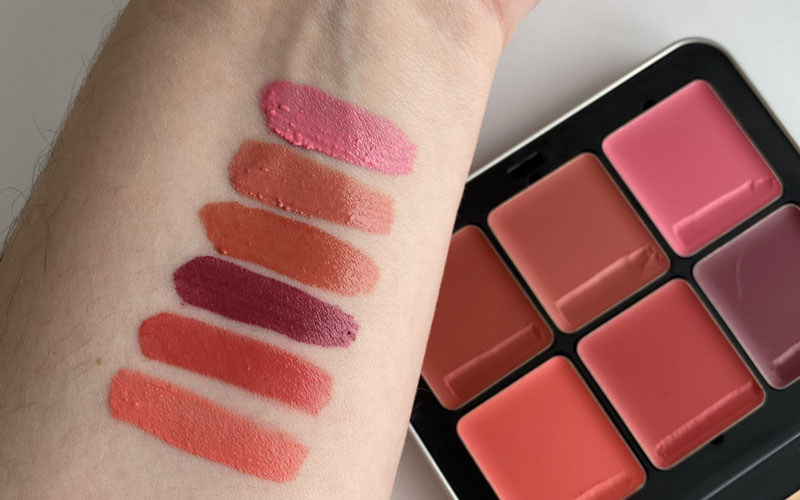 پالت رژ لب میکاپ فور اور